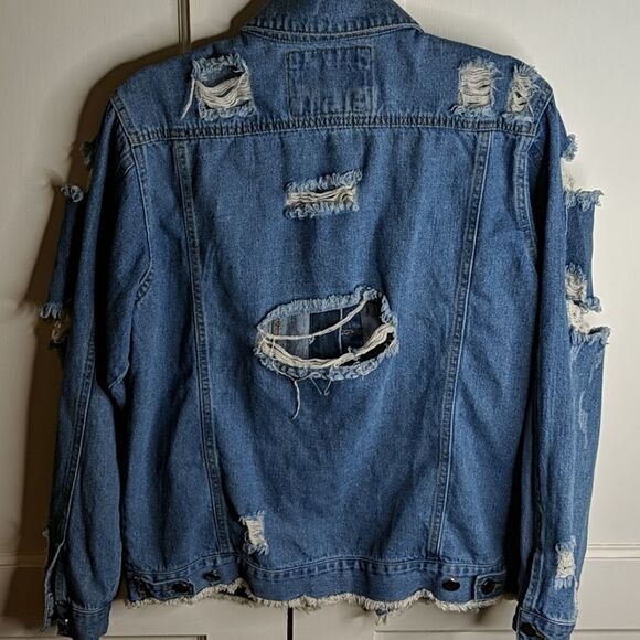 ❤️Between Us Distressed Denim pearl beaded Trucker Jacket - Picture 6 of 7